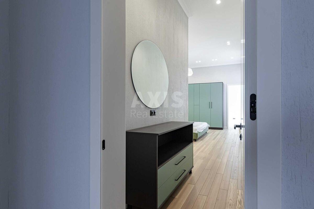 4k apartment vul. Volodymyrs'ka 81А10