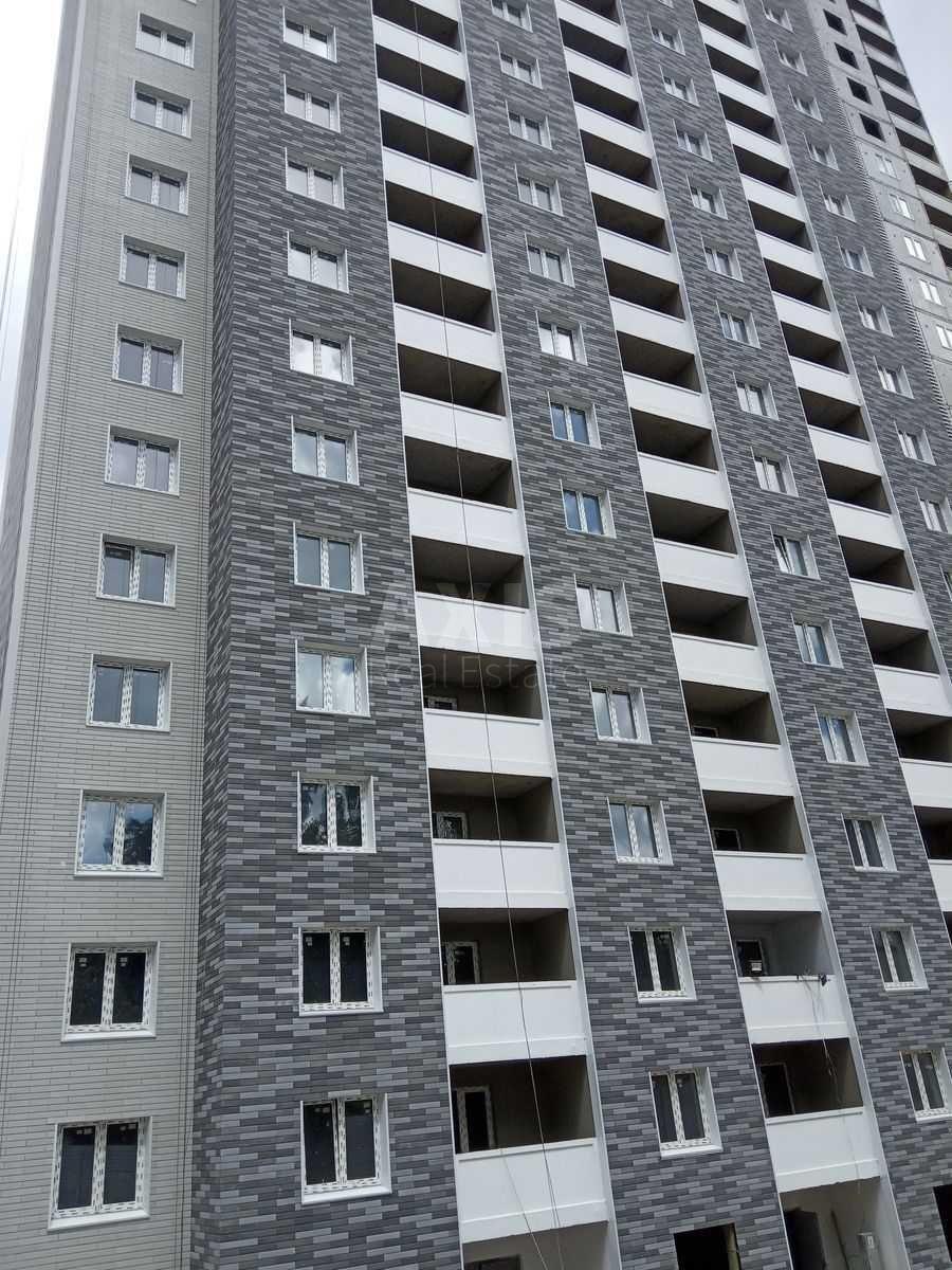 1k apartment vul. Berezhans'ka 15