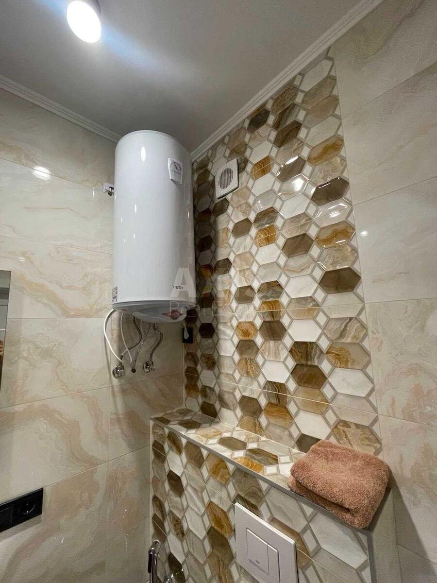 1k apartment vul. Glybochyc'ka 13571386