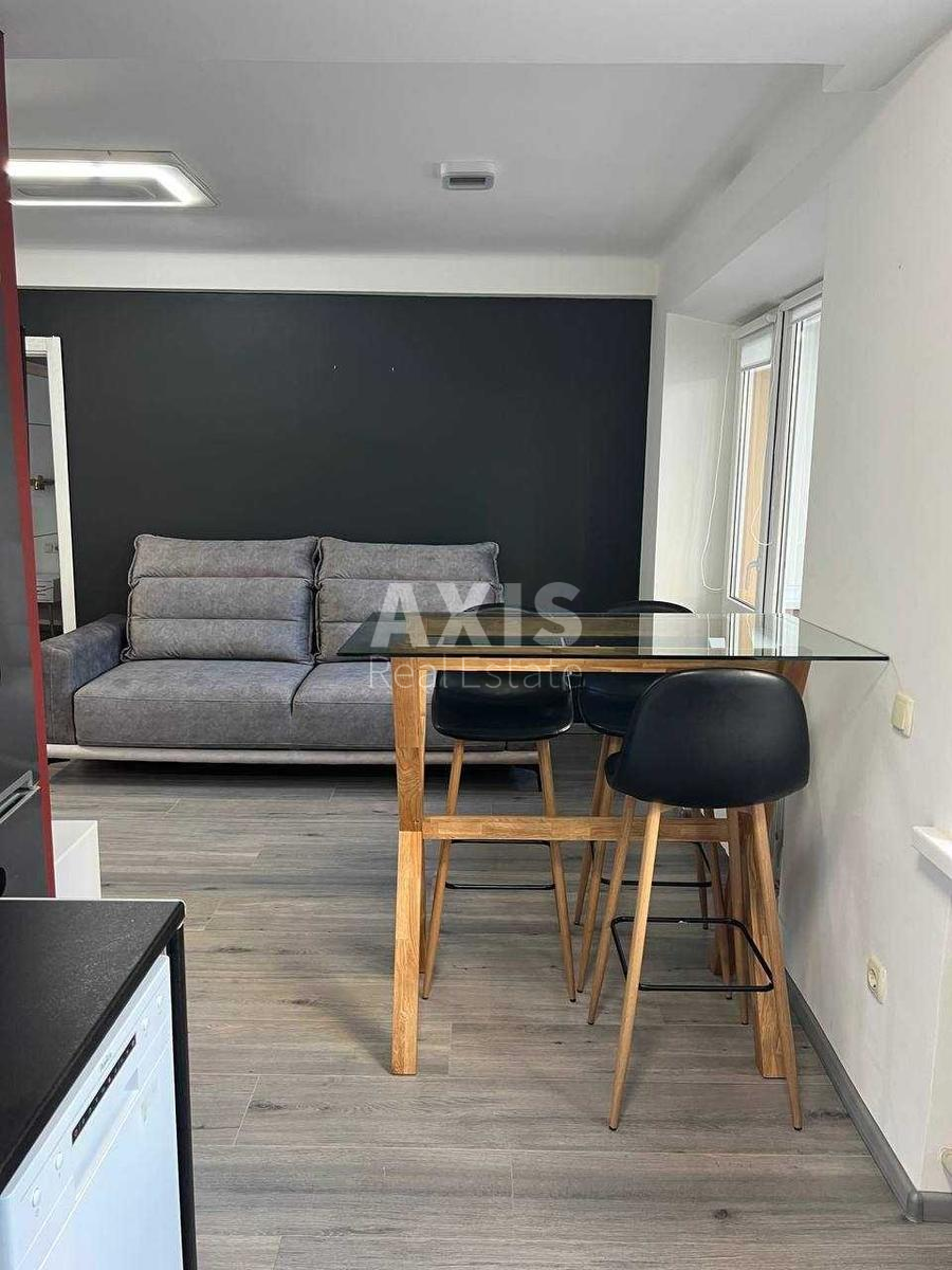 2k apartment uzv. Klovs'kyj 12416023