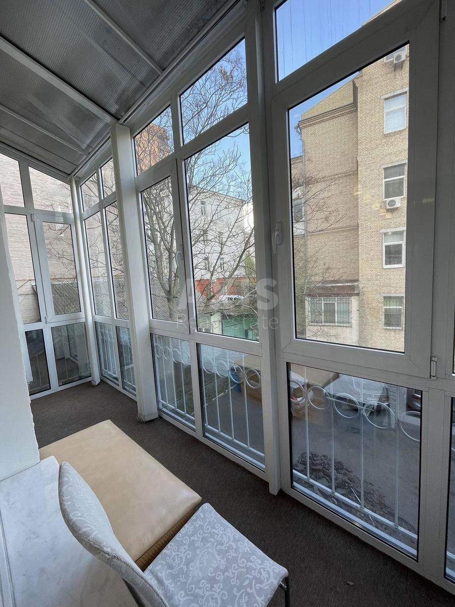 1k apartment vul. Volodymyrs'ka 831