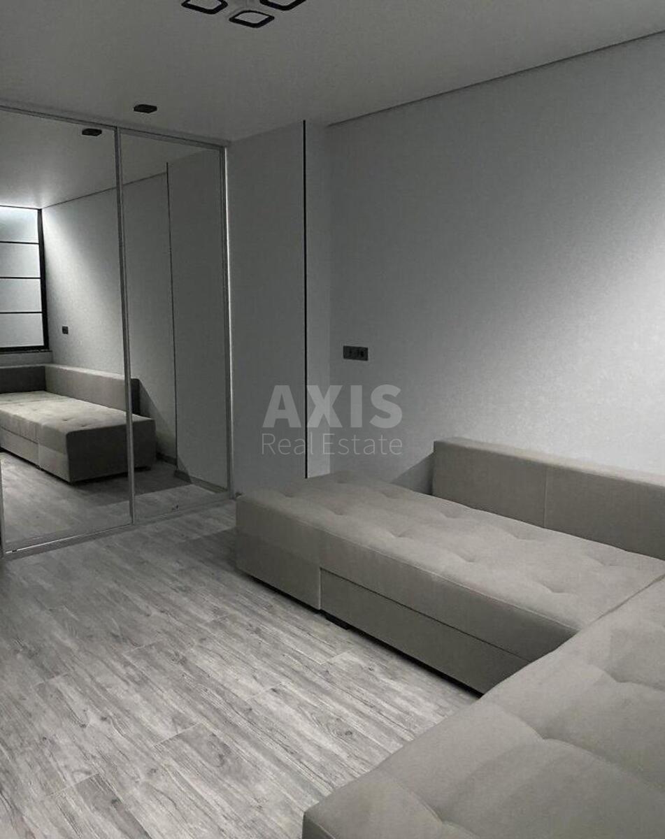 1k apartment vul. Petropavlivs'ka 402
