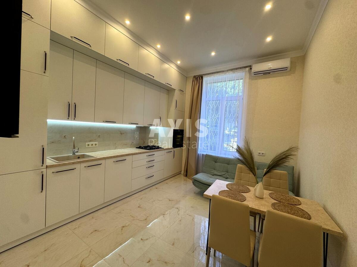 3k apartment vul. Tarasivs'ka 8