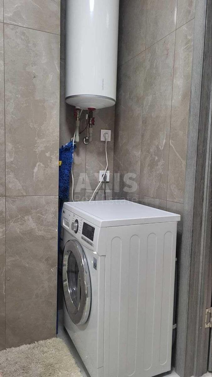 1k apartment pr-t Komarova Kosmonavta 9Б6
