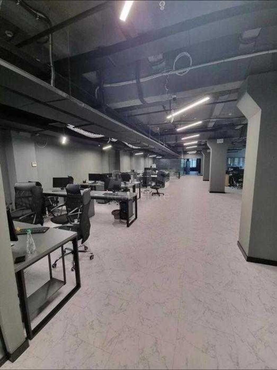 Office vul. Degtjarivs'ka 27, 750m22