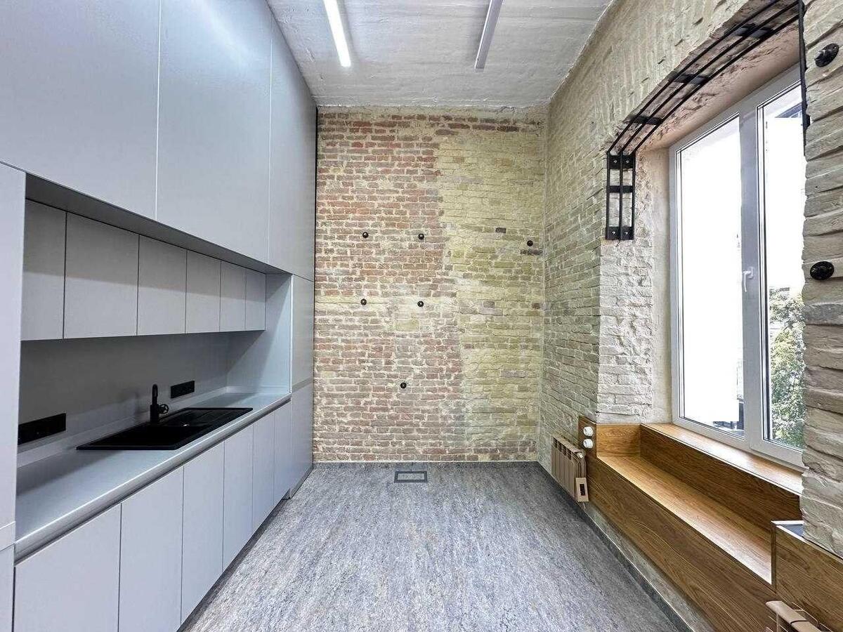 Office vul. Velyka Vasyl'kivs'ka 15, 420m27