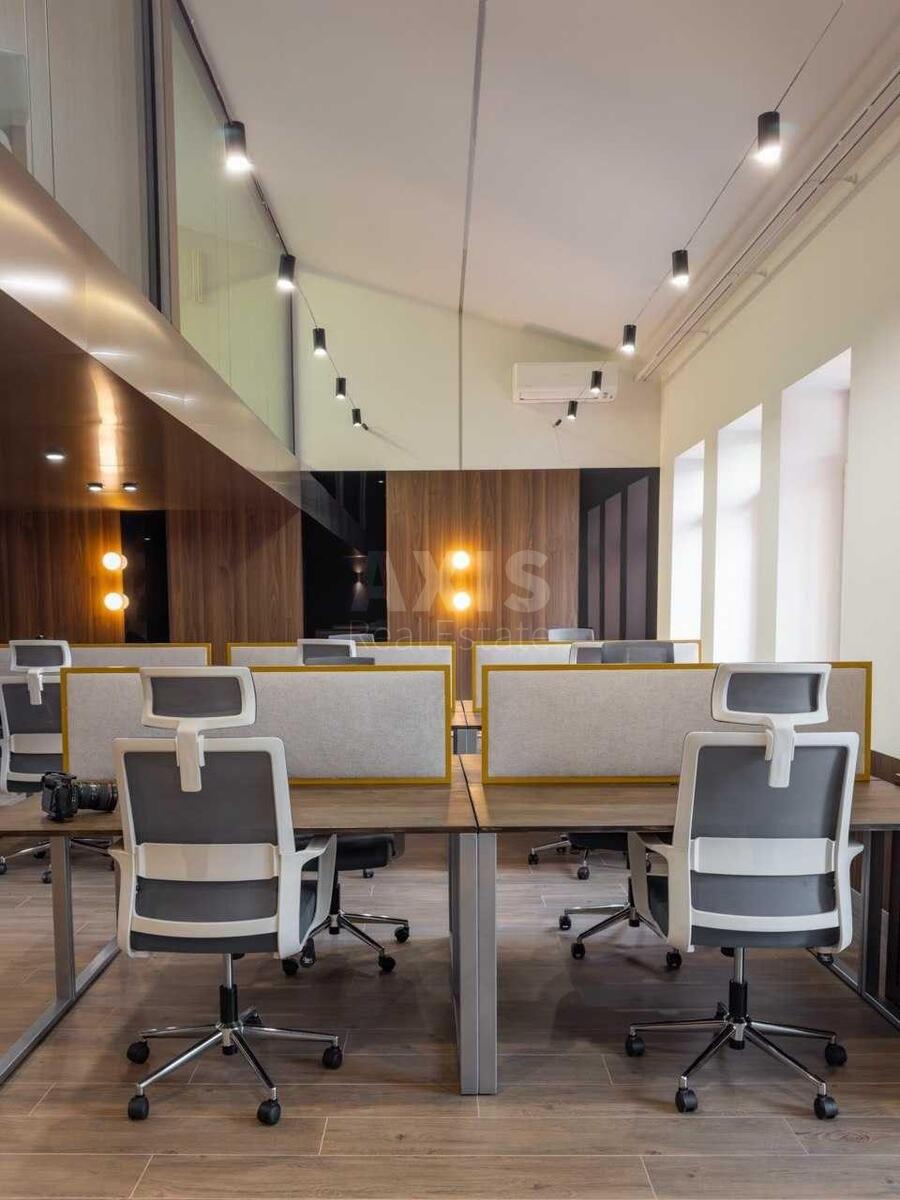 Office vul. Panasa Myrnogo 8, 170m23