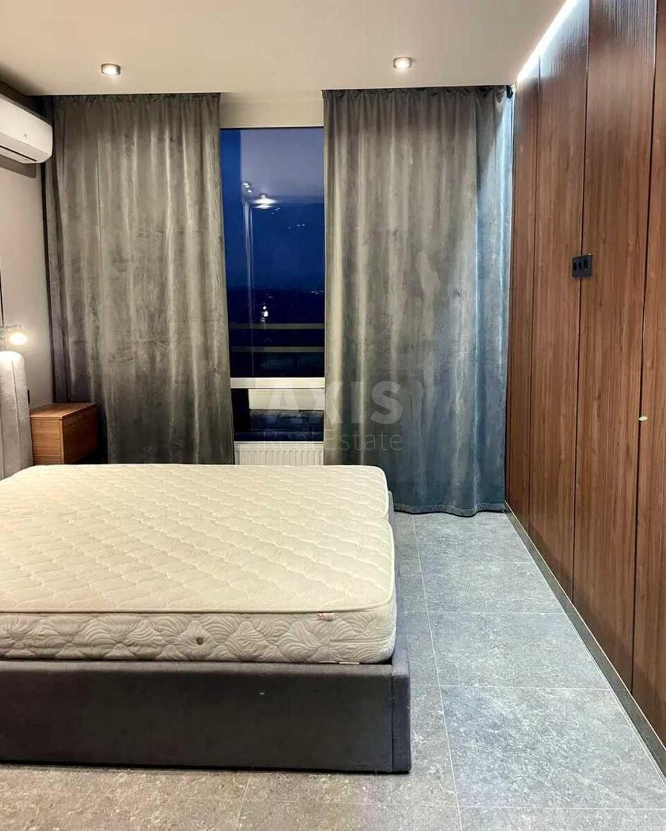 3k apartment nab. Dniprovs'ka 18629161