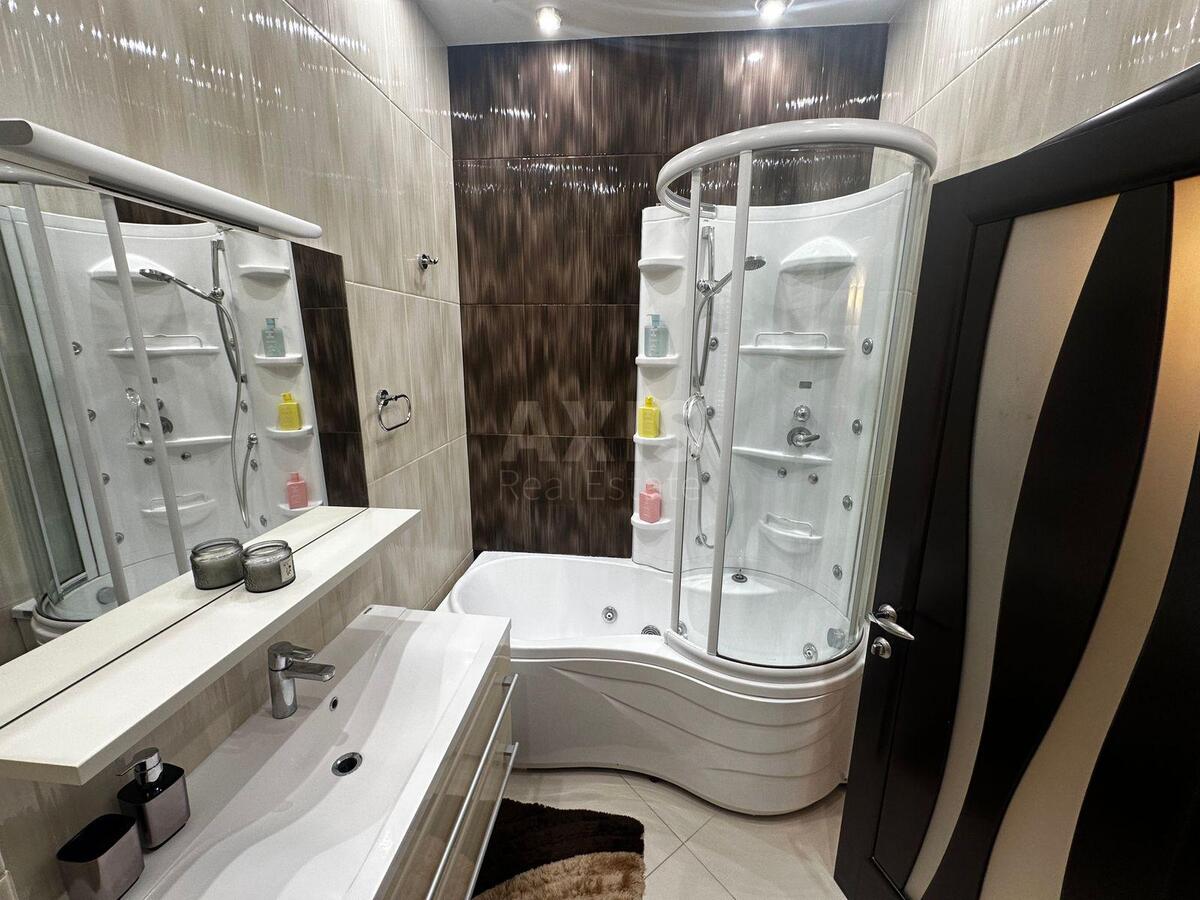 2k apartment vul. Mel'nykova 18Б4