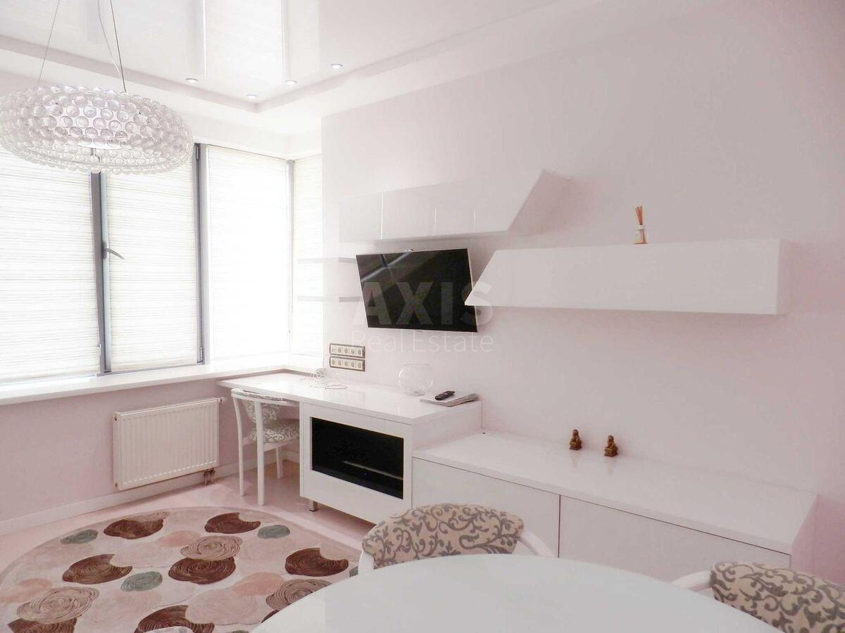 1k apartment nab. Dniprovs'ka 14561371