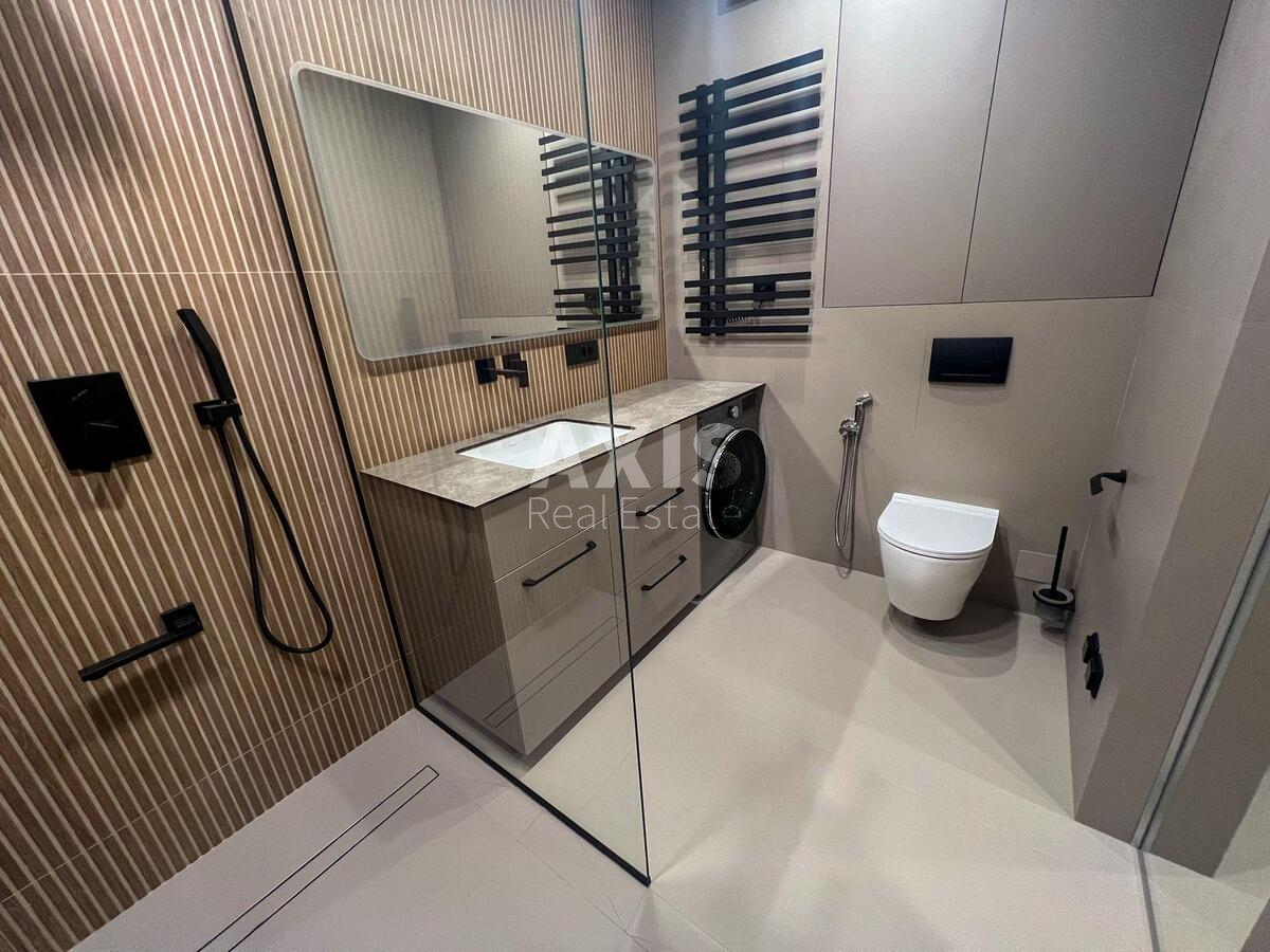 1k apartment nab. Dniprovs'ka 15Ж5