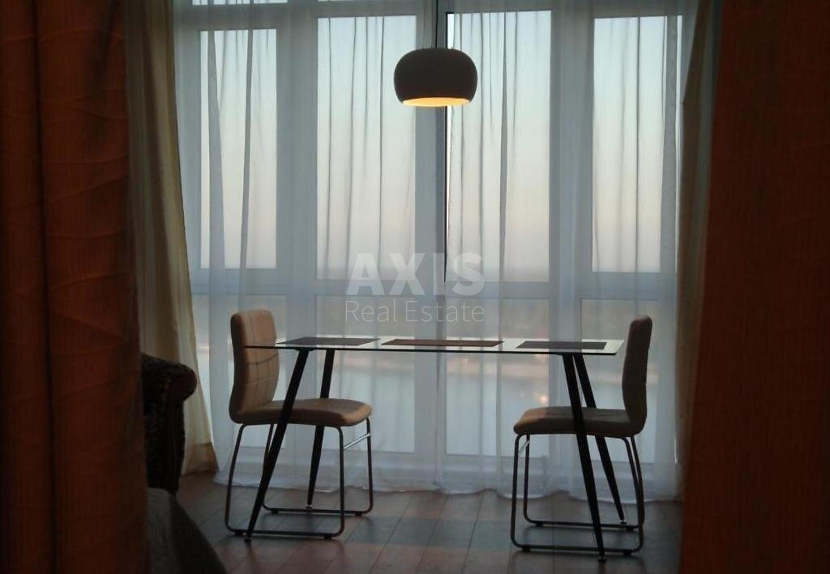1k apartment vul. Bogatyrs'ka 6А