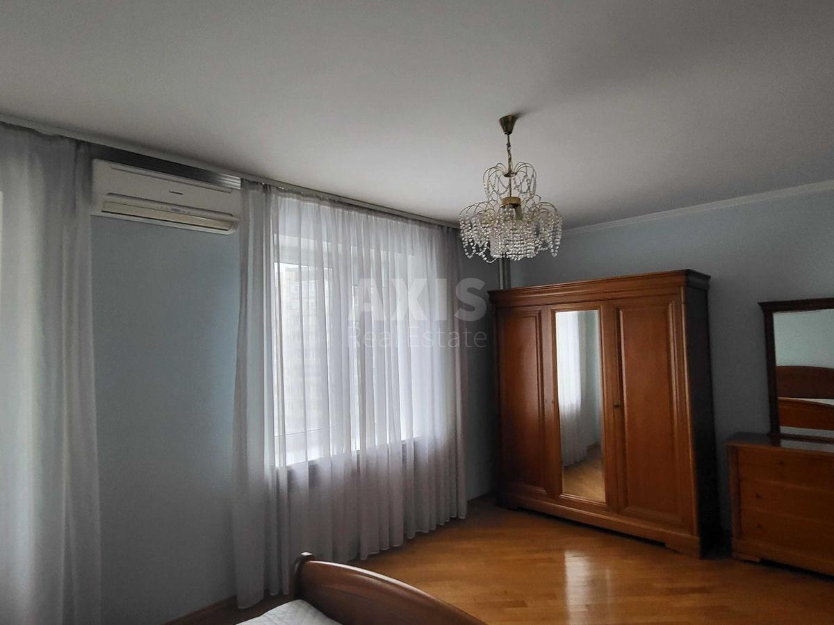 3k apartment vul. Mykil's'ko-Slobids'ka 2Б4