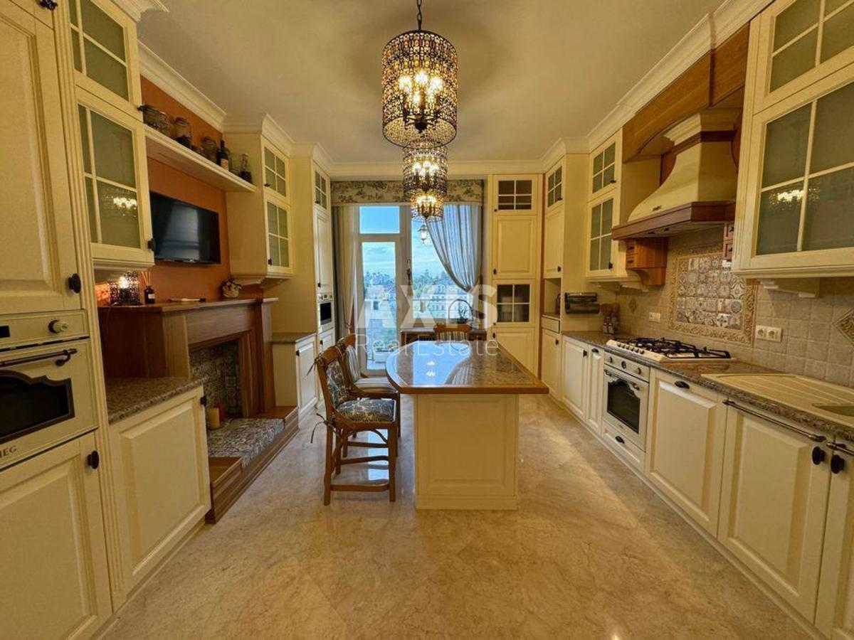 3k apartment vul. Buslivs'ka 12