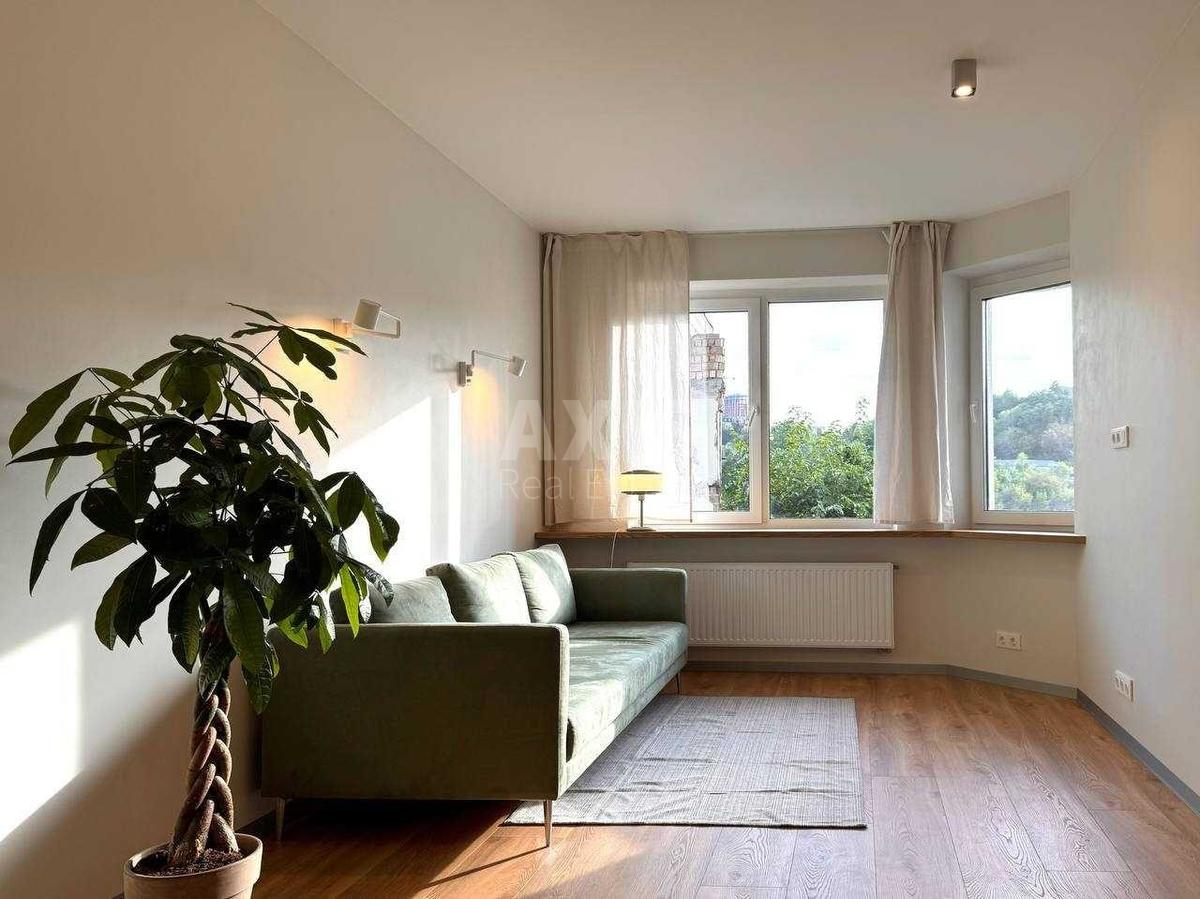 1k apartment vul. Kyrylivs'ka 373
