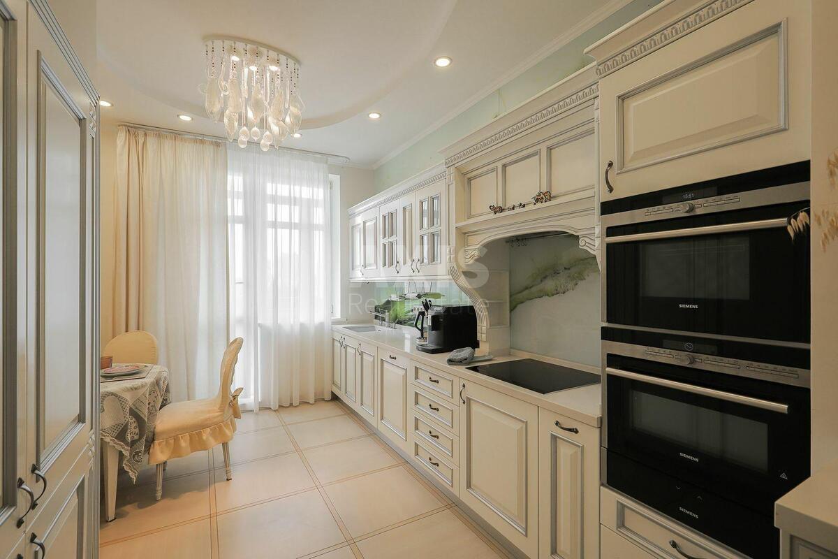 3k apartment vul. Jevgena Konoval'cja 32А3