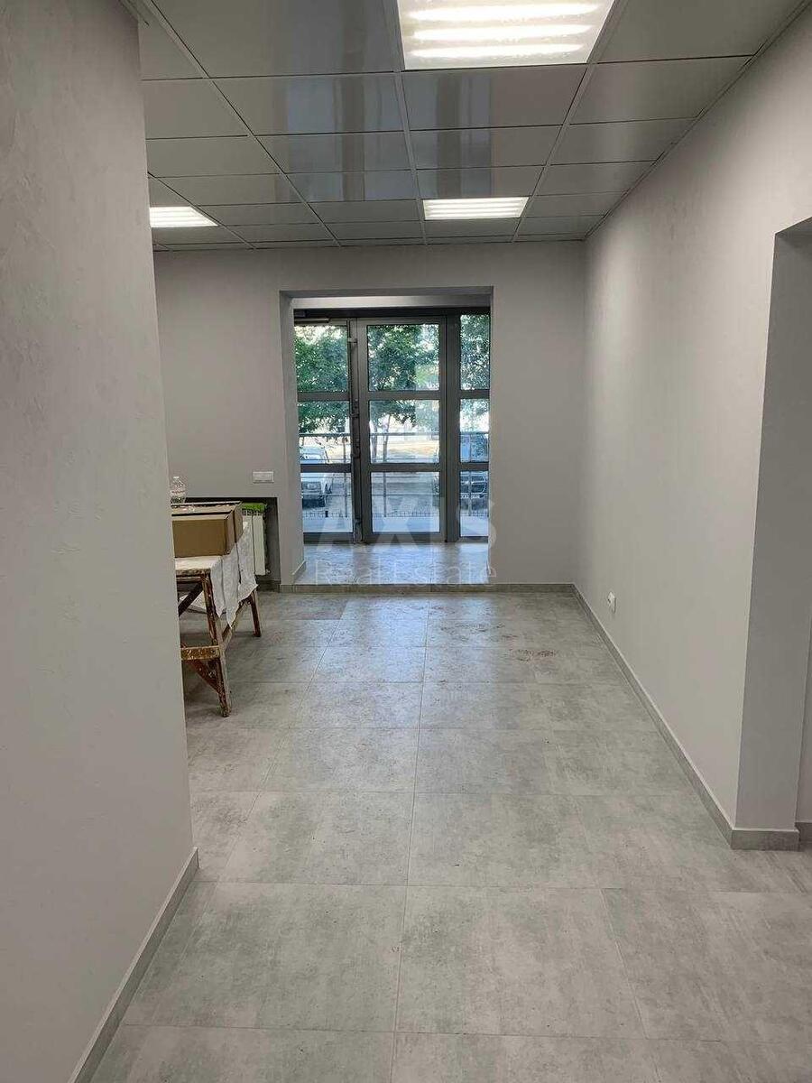 Об'єкт торгівлі вул. Милославська 39/48, 112м2595736