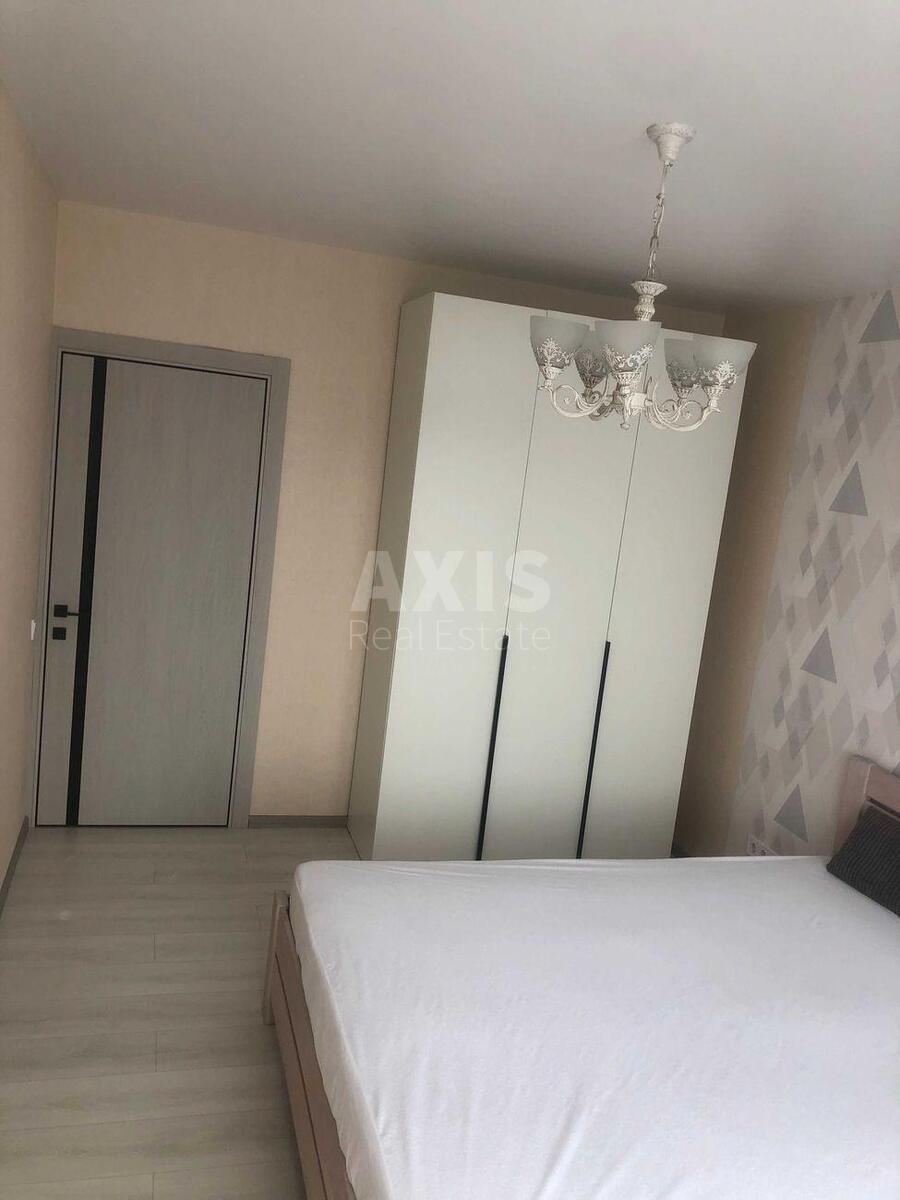 3k apartment nab. Dniprovs'ka 184