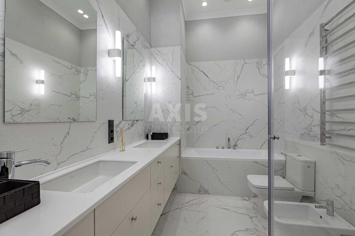 4k apartment vul. Volodymyrs'ka 81А11