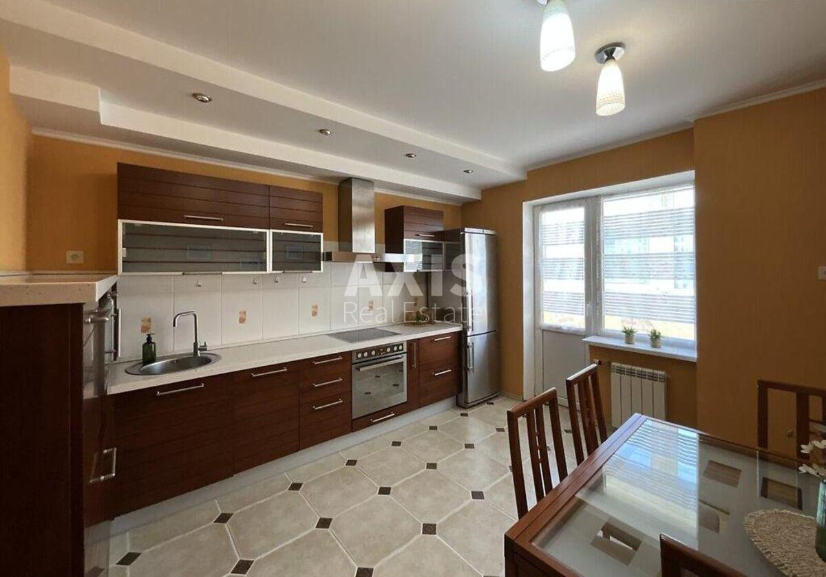 2k apartment vul. Golosii'vs'ka 13А