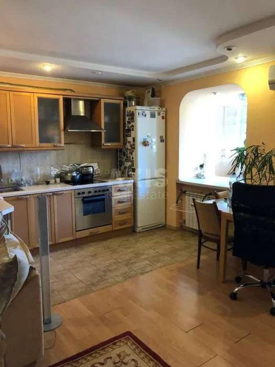3k apartment vul. Ahmatovoi' Anny 43