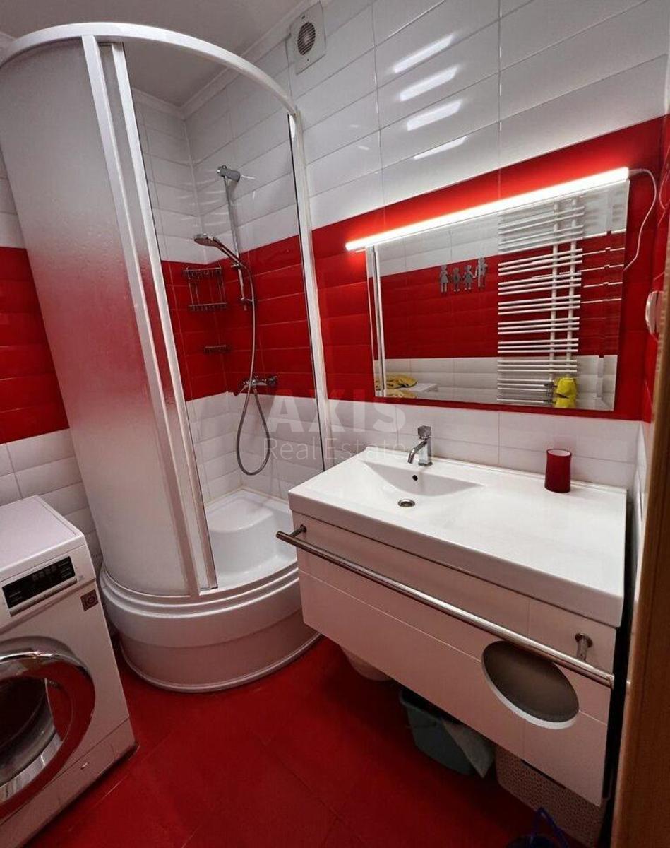 3k apartment vul. Kadets'kyj gaj 74