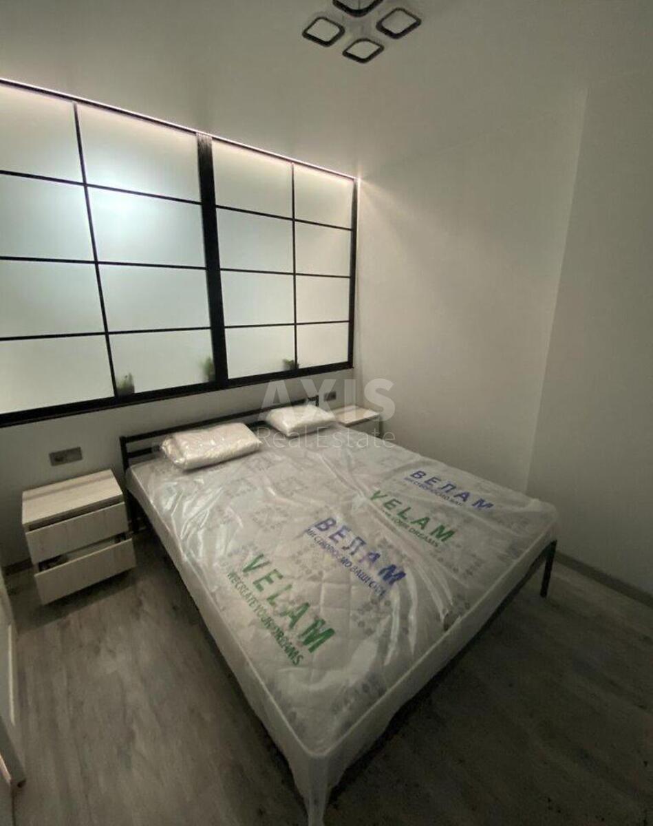 1k apartment vul. Petropavlivs'ka 403