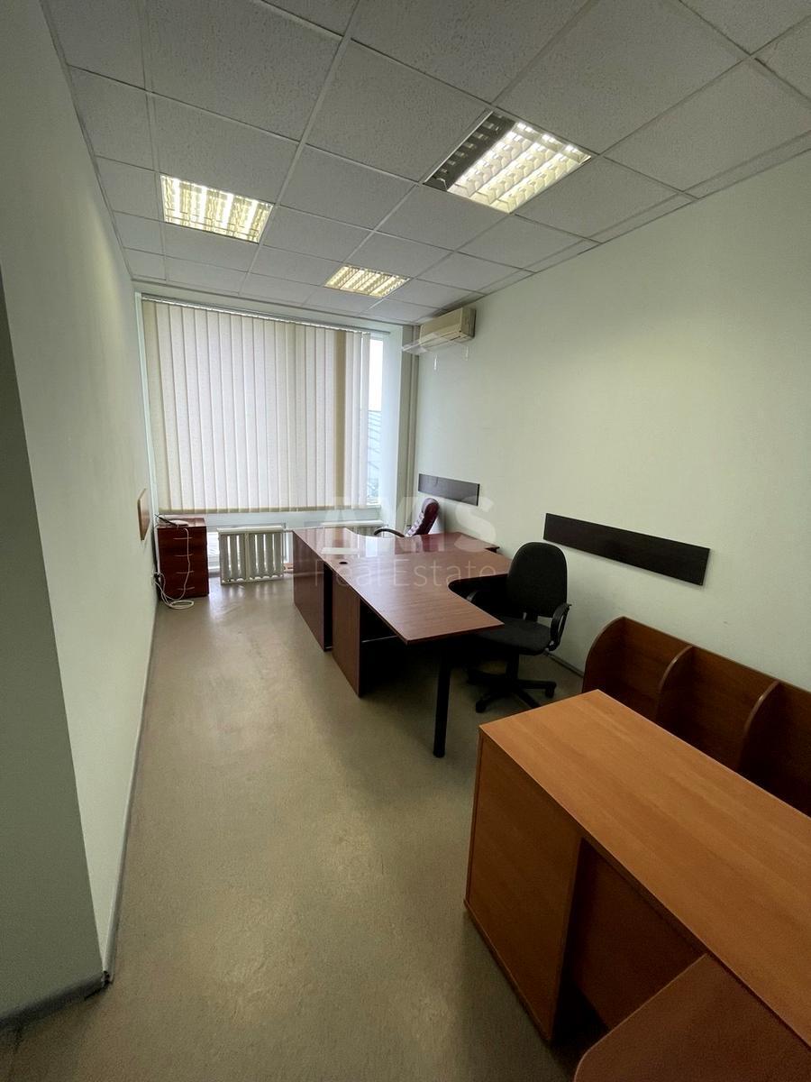 Office vul. Lypkivs'kogo Vasylja Mytropolyta 45, 58m262427