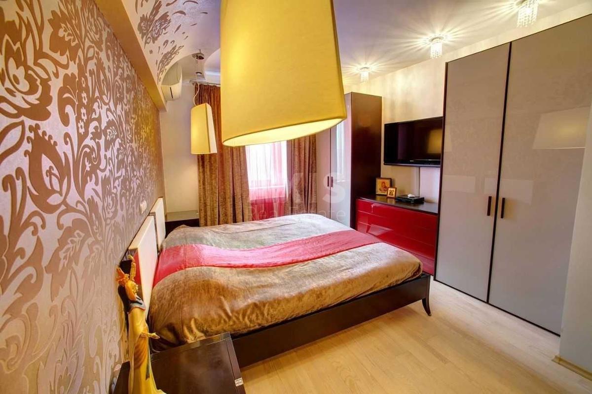 3k apartment vul. Urlivs'ka 303
