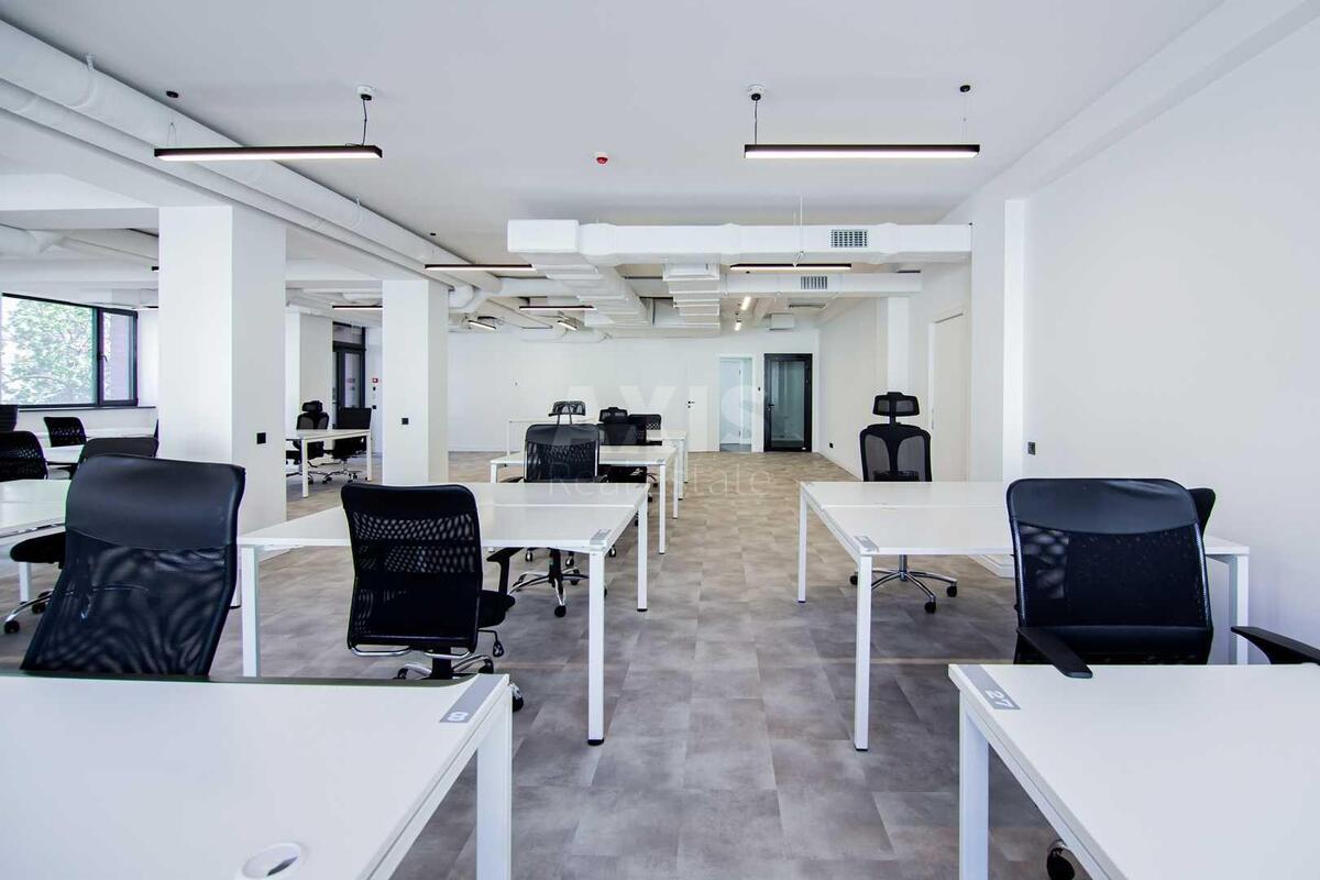 Office vul. Zhyljans'ka 30А, 340m2