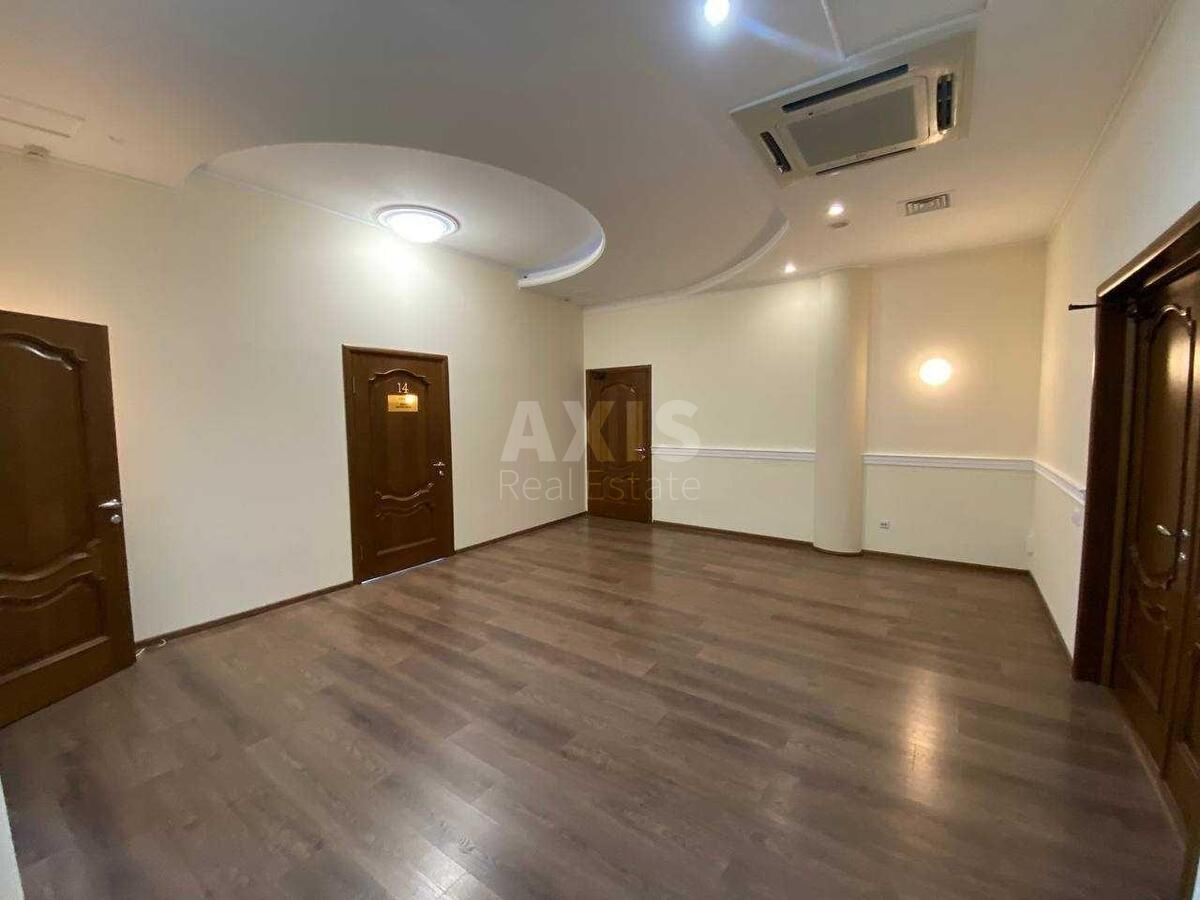 Office uzv. Klovs'kyj 7, 950m2