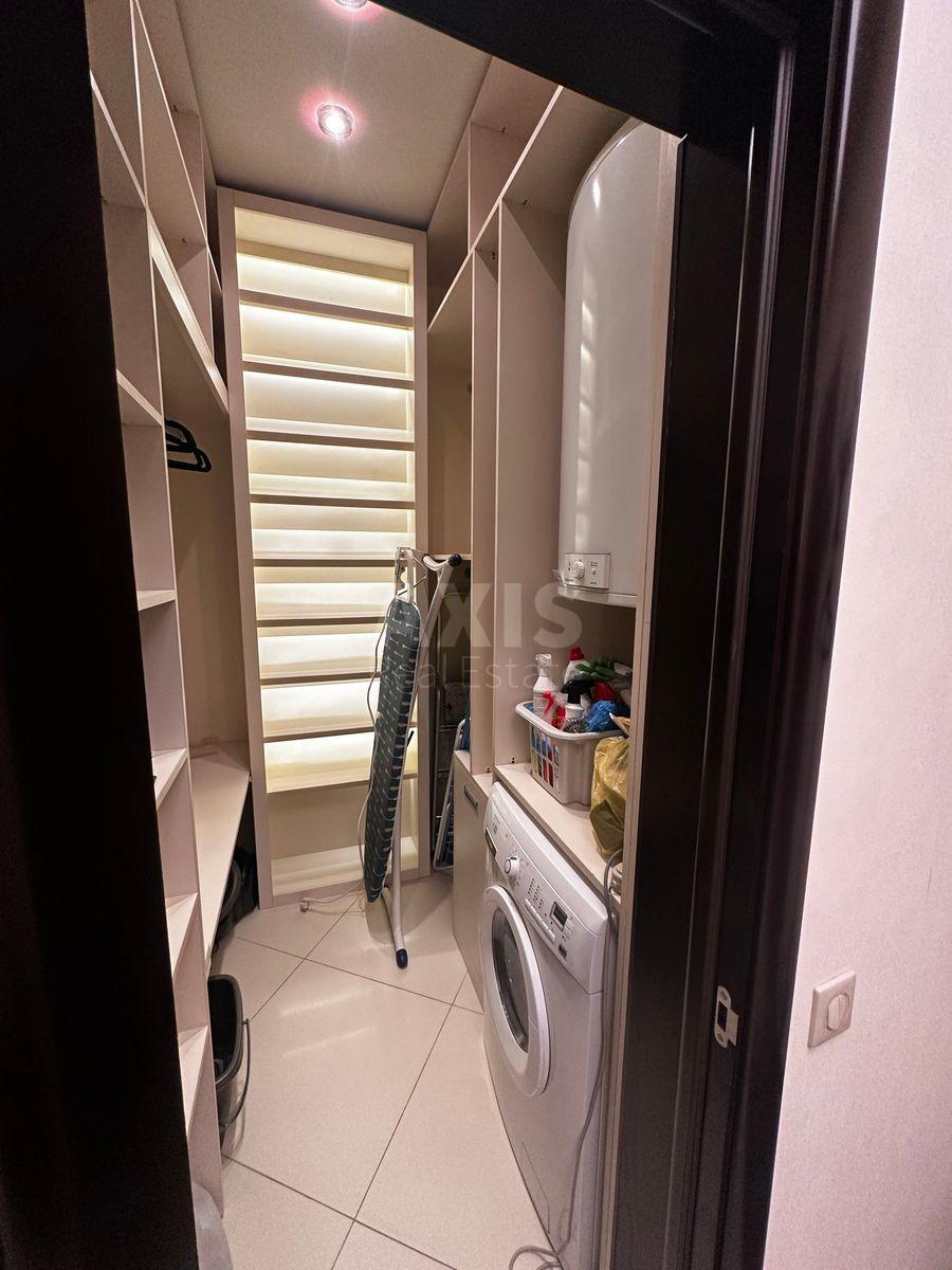 2k apartment vul. Mel'nykova 18Б5
