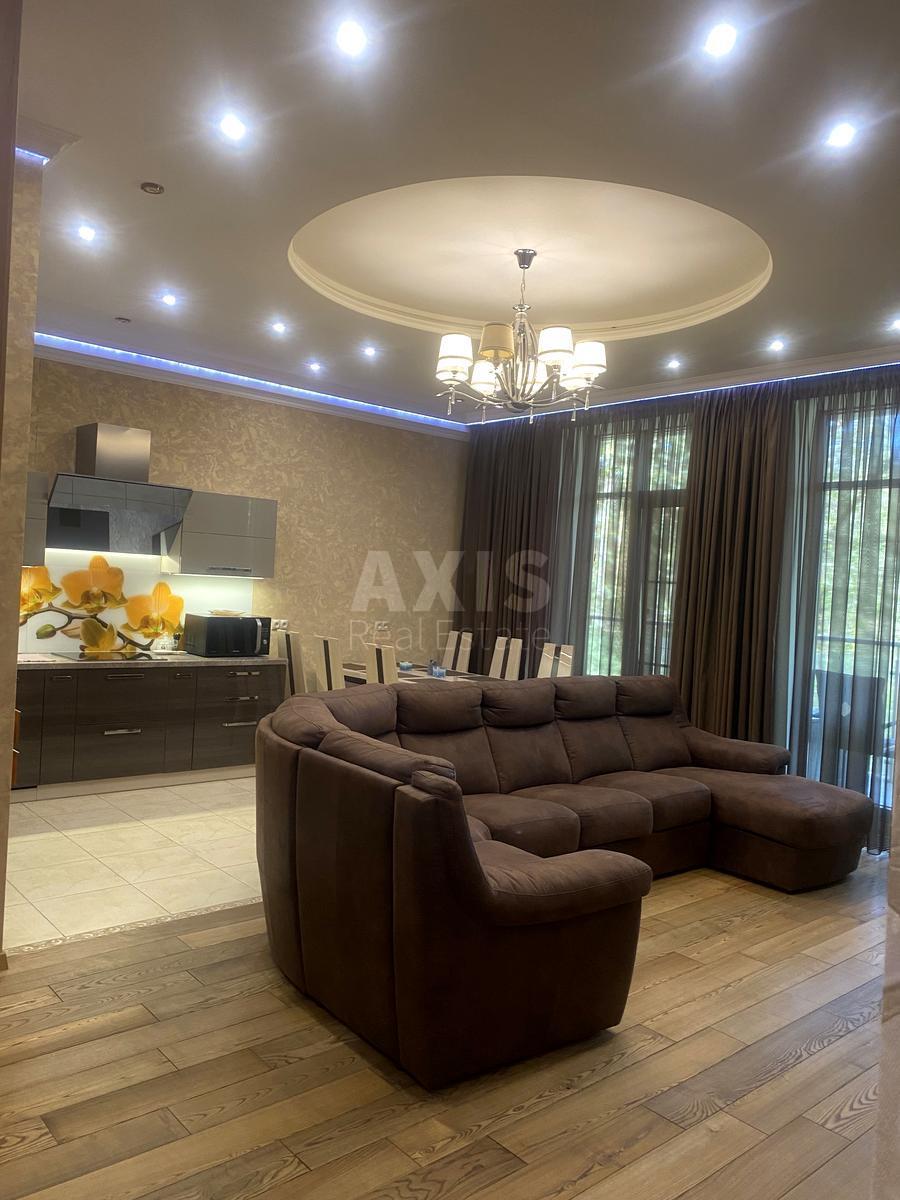 2k apartment pr-t Berestejskij 42631911