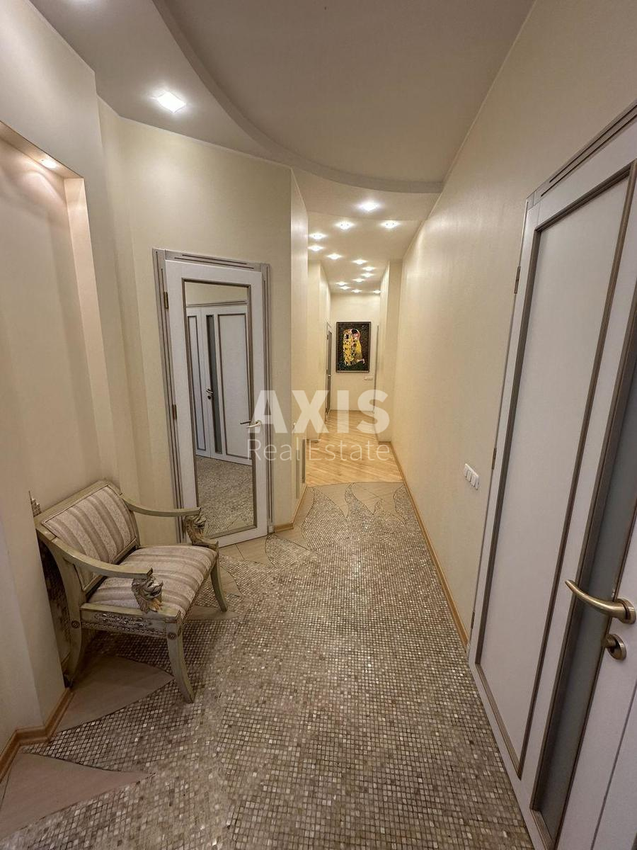 4k apartment vul. Shovkovychna 32/342