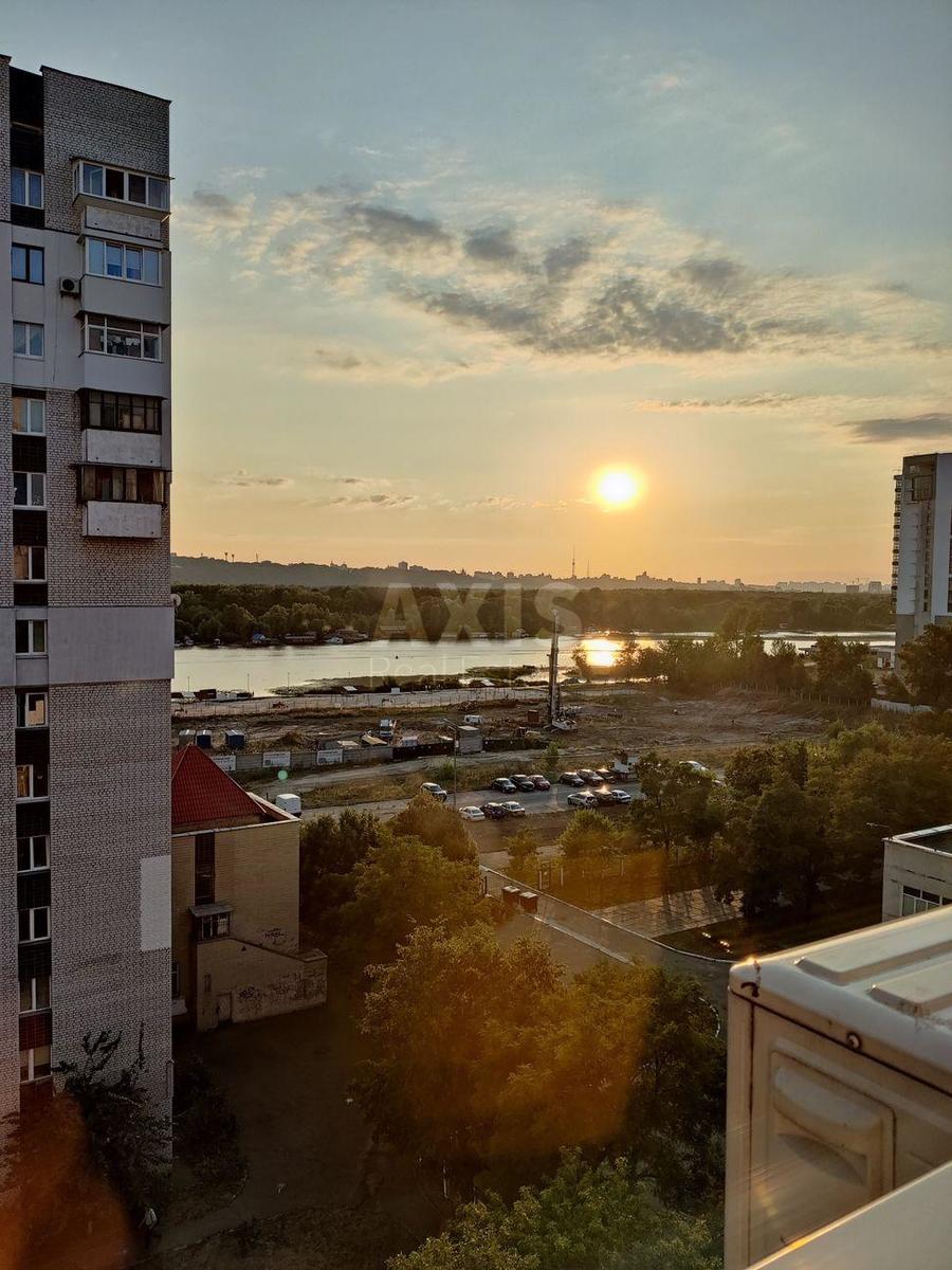 1k apartment nab. Dniprovs'ka 5А