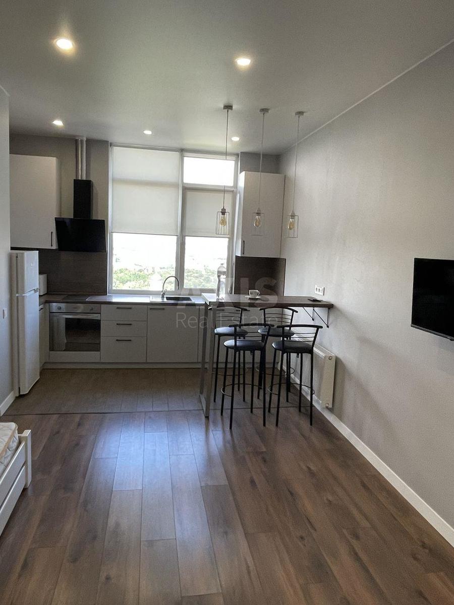 1k apartment vul. Nagirna 18/160