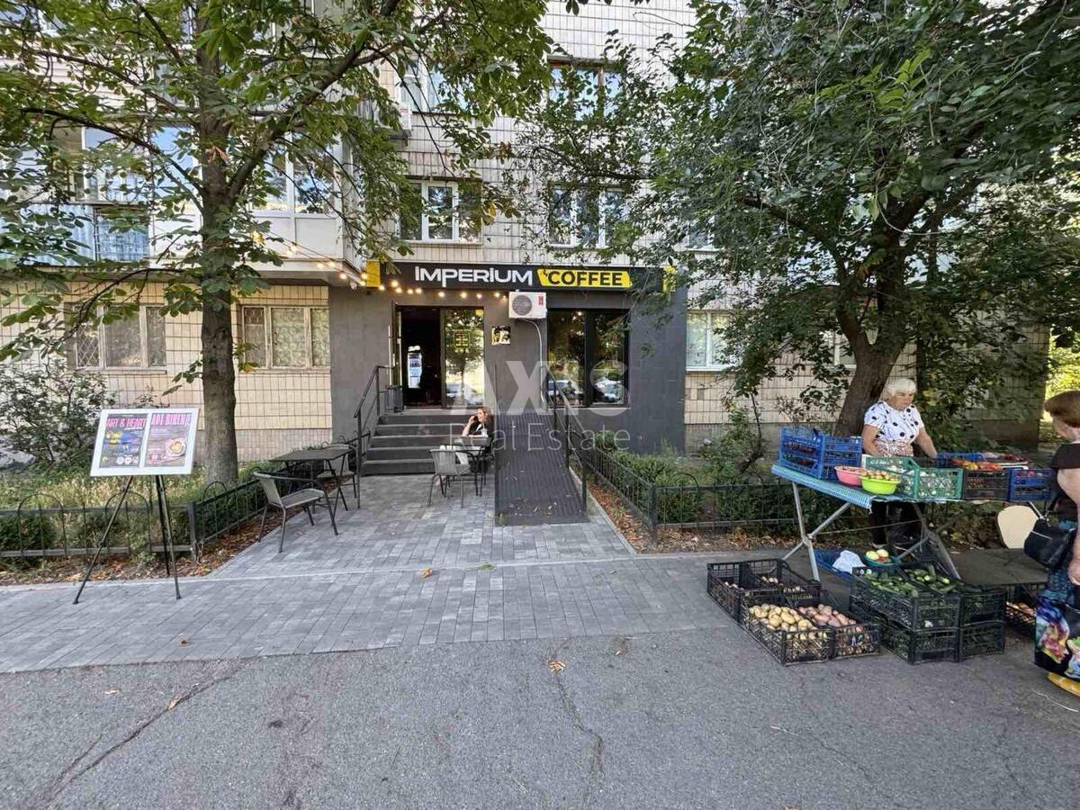 Объект торговли бул. Игоря Шамо 4, 45м2