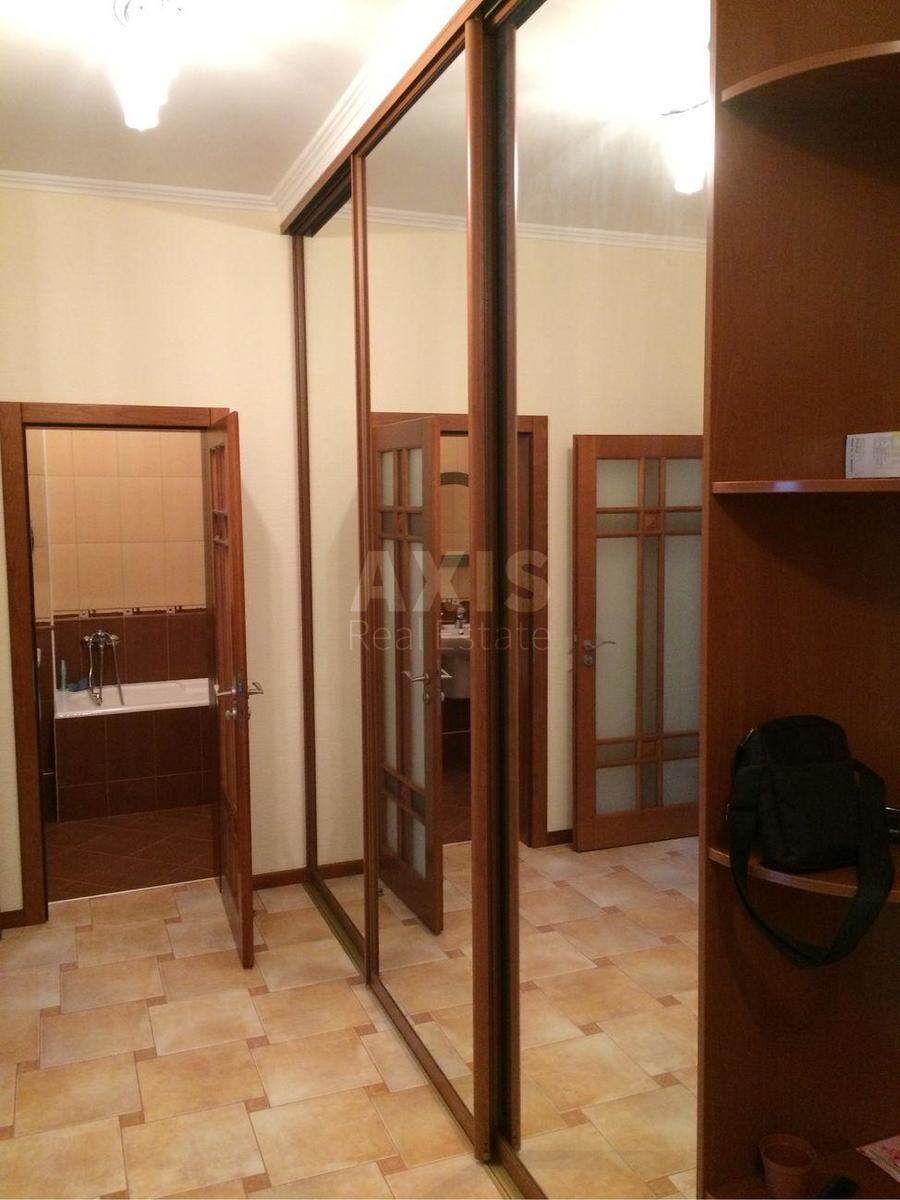 2k apartment vul. Dmytrivs'ka 694