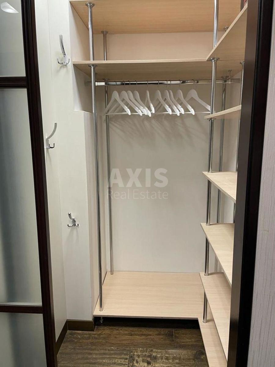 1k apartment vul. Volodymyrs'ka 833