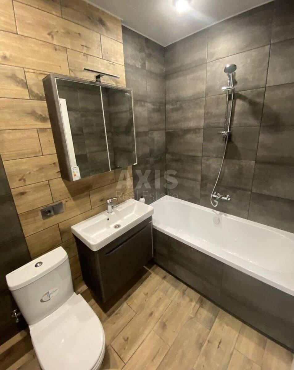 1k apartment vul. Petropavlivs'ka 404