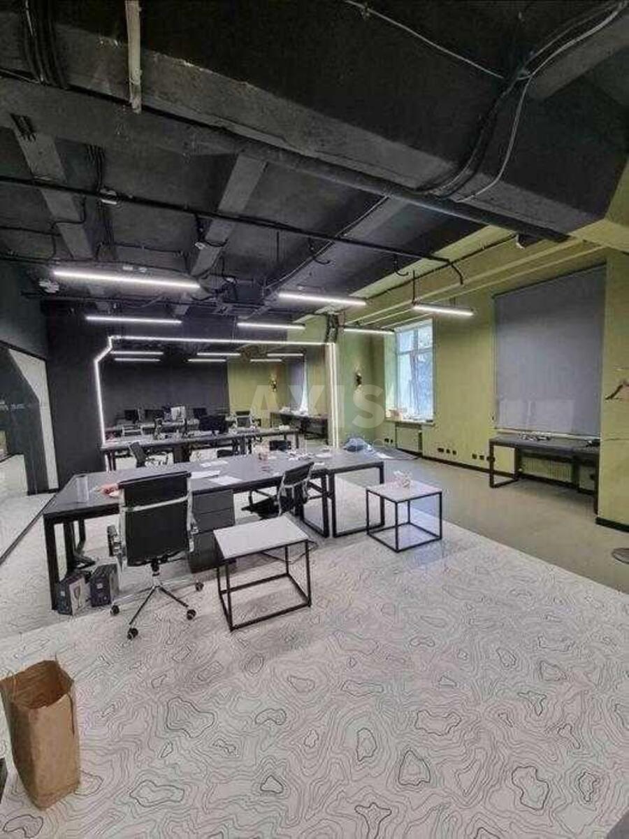Office vul. Degtjarivs'ka 27, 750m24