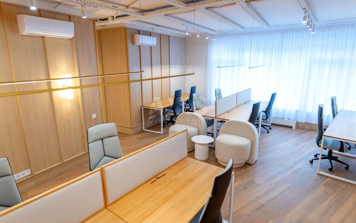 Office vul. Buslivs'ka 12, 135m259329
