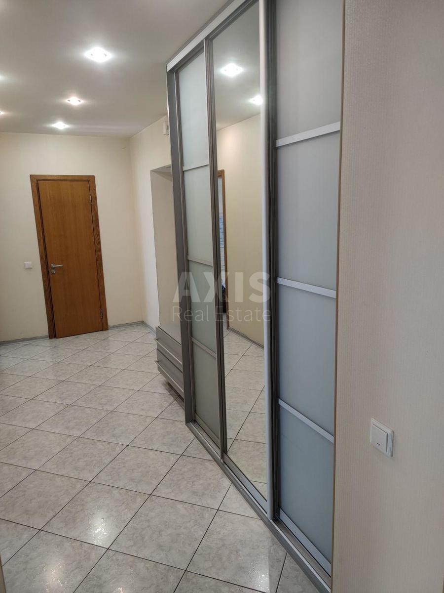 2k apartment vul. Revuc'kogo 56
