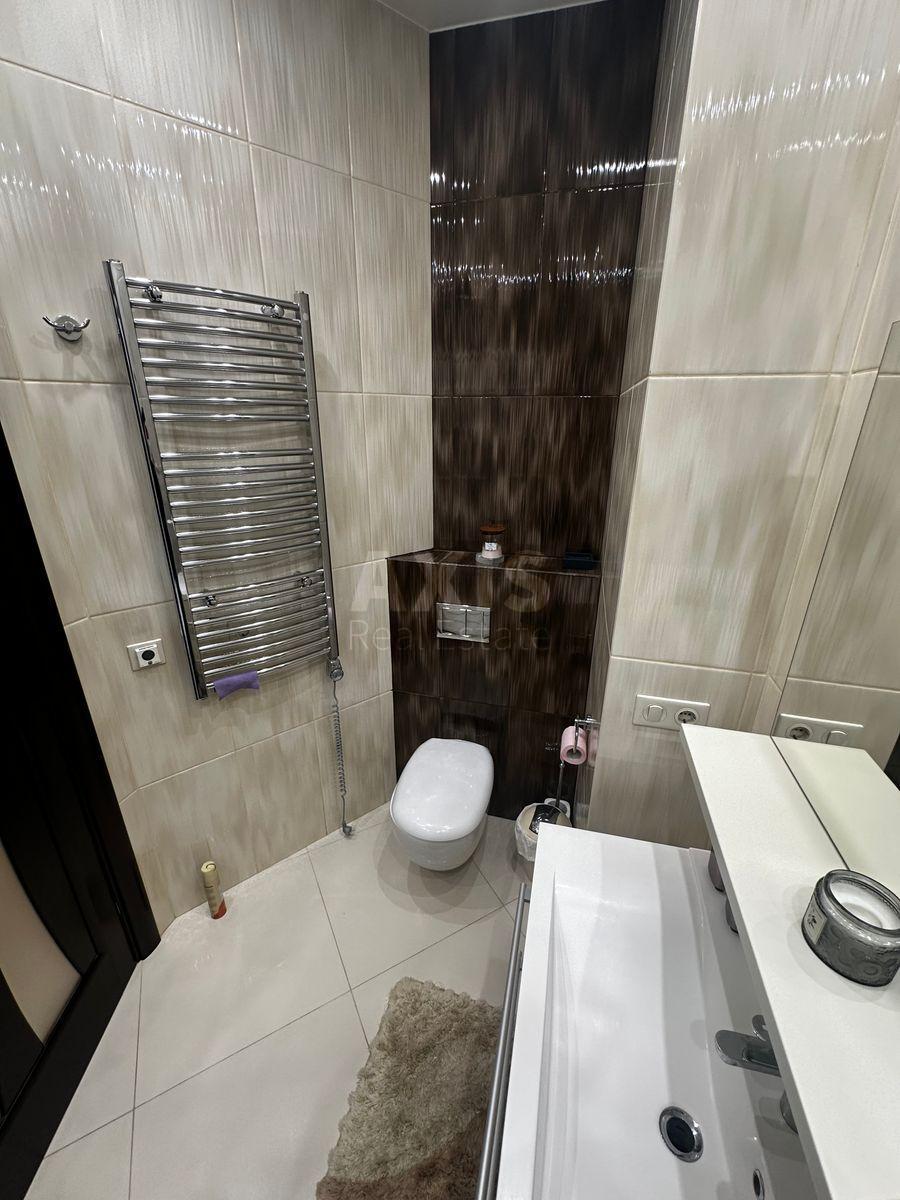 2k apartment vul. Mel'nykova 18Б6