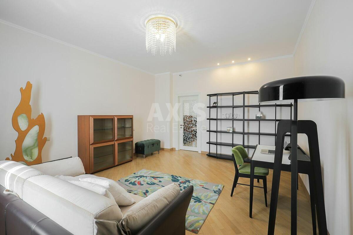 3k apartment vul. Jevgena Konoval'cja 32А5