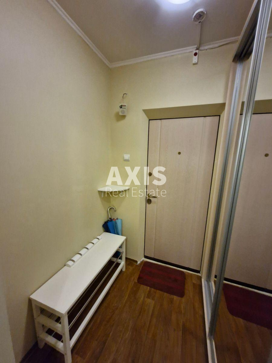 1k apartment vul. Rusovoi' Sofii' 33