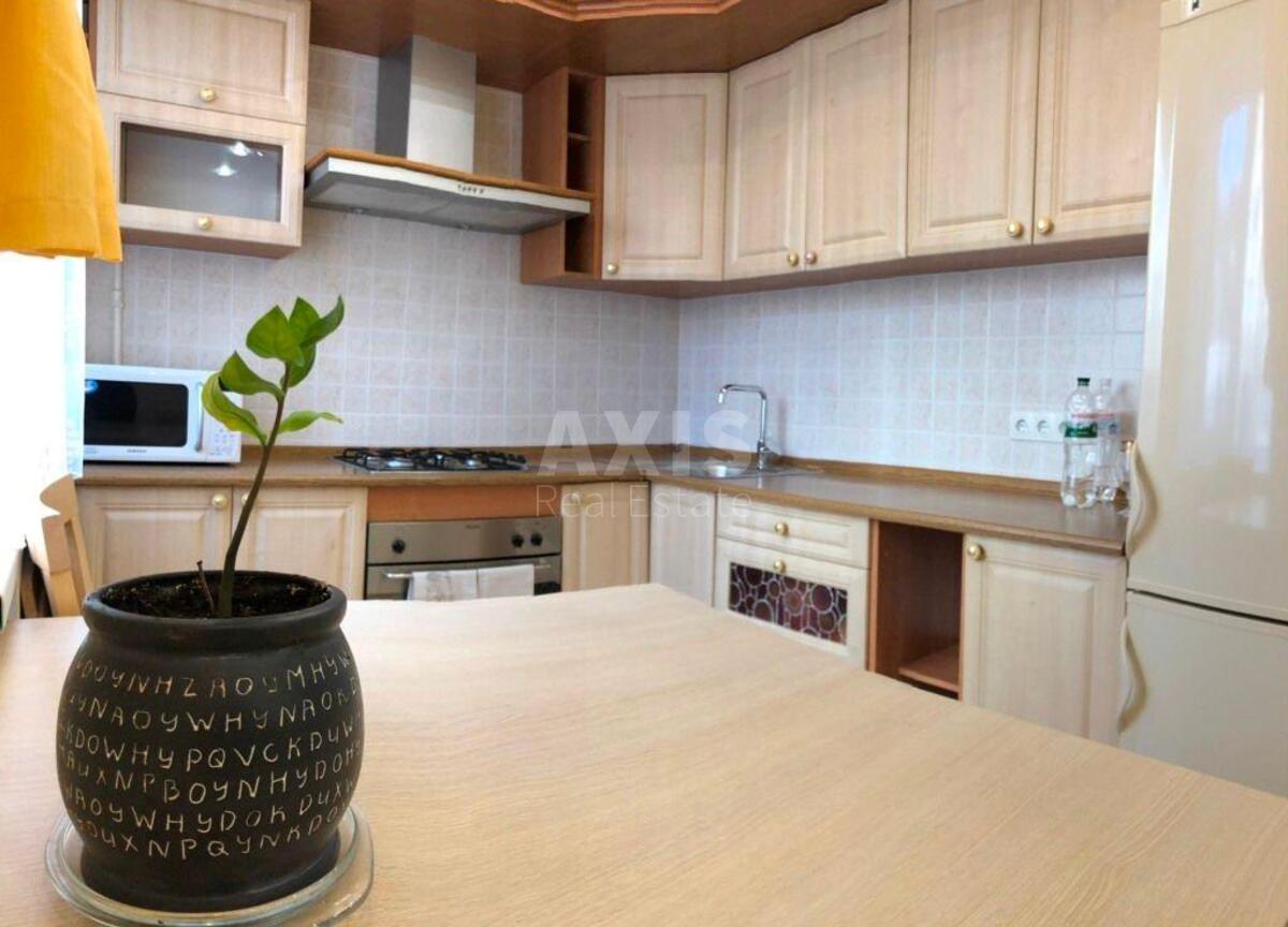 2k apartment vul. Zlatoustivs'ka 30