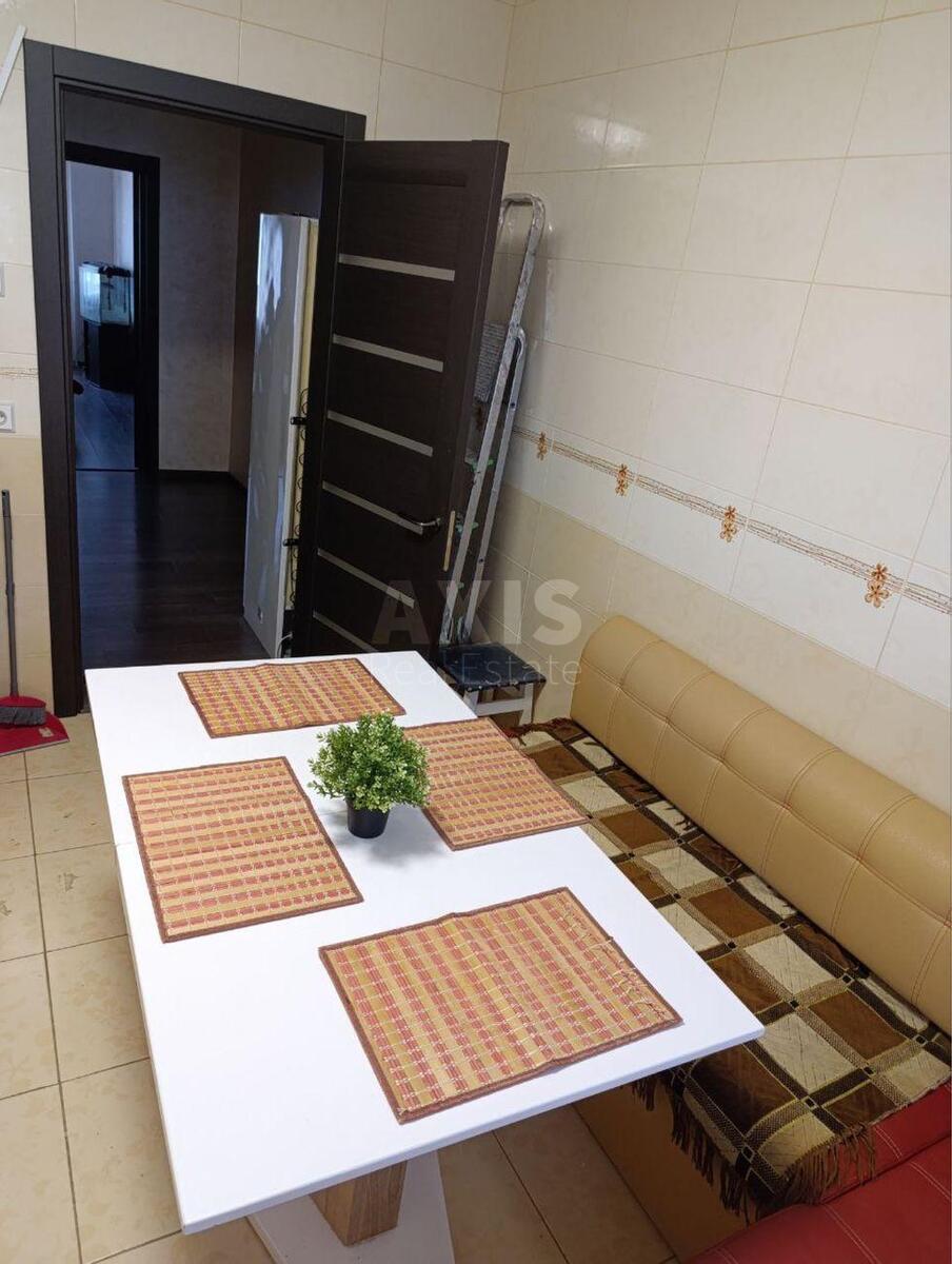 3k apartment vul. Zakrevs'kogo Mykoly 1