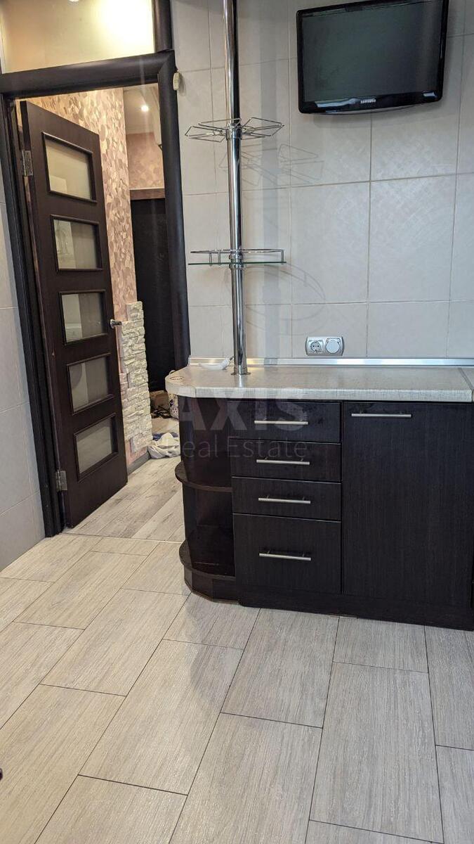 2k apartment vul. Sosjury Volodymyra 40