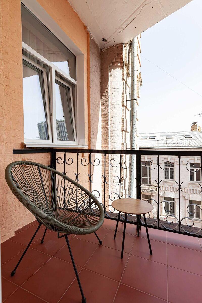 4k apartment vul. Volodymyrs'ka 81А13